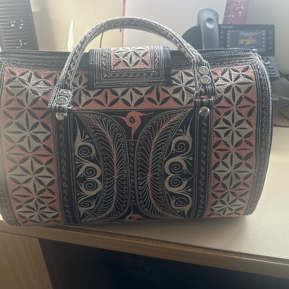 Banda Bag: Gusi Mini Weekender Bag - Picture 3 of 9